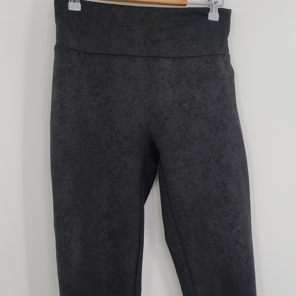 Assets Red Hot Label by Spanx Leggings - Picture 2 of 9